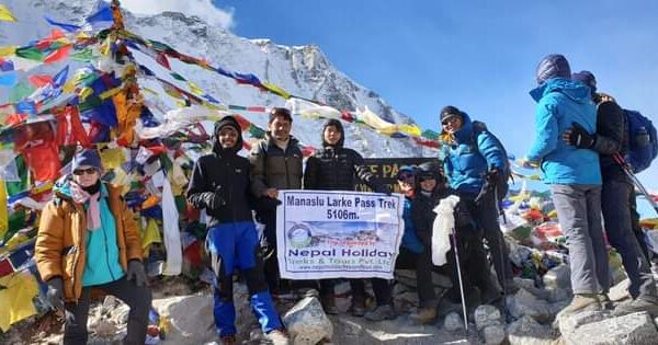 Manaslu Larke pass with Tsum Valley Trek